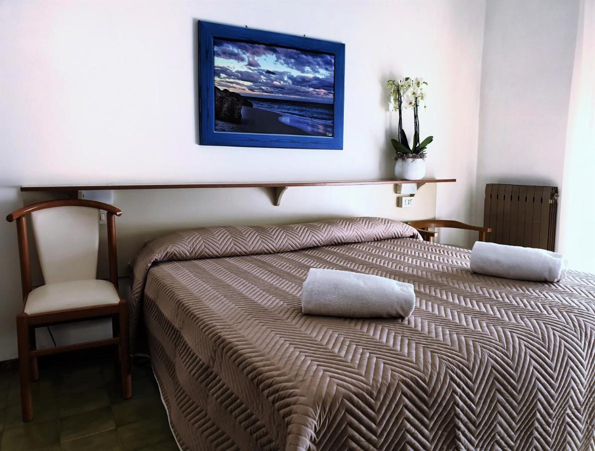 Hotel Sorriso Numana Quarto foto